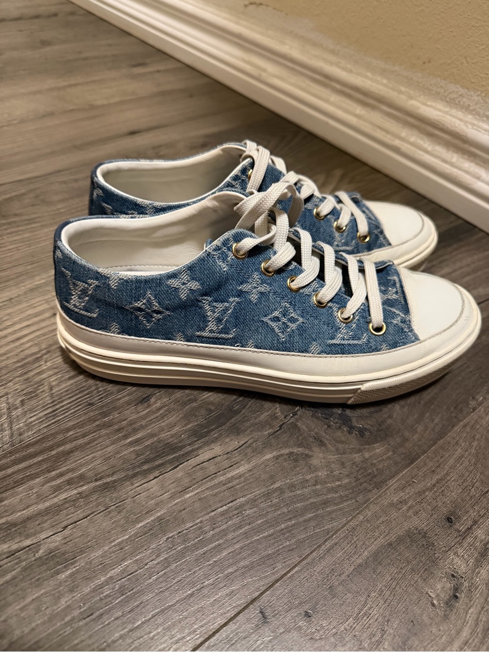Louis Vuitton Blue stellar Denim Low-Top Sneakers